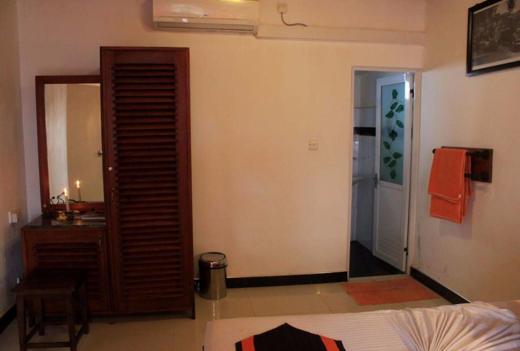 Samaya Beach Hotel Unawatuna Ngoại thất bức ảnh